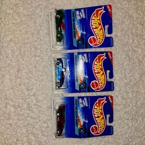 Hot Wheels Phantom Racer Series- Power Rocket, Power Pistons and Power Pipes